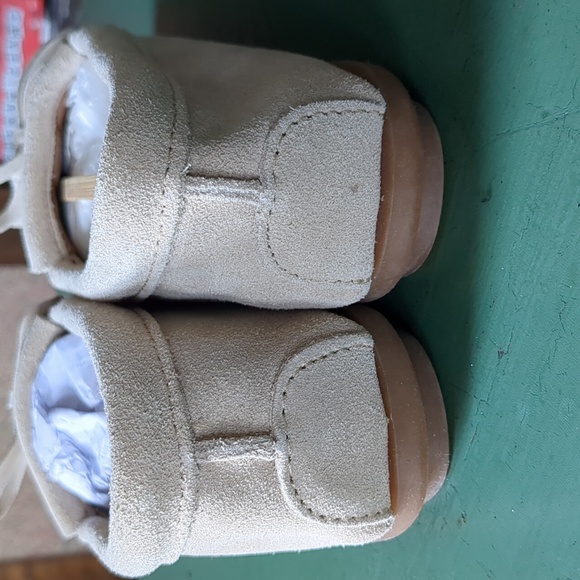 Minnetonka Moko Kobayashi Beaded Bee Moccasins - Picture 7 of 11